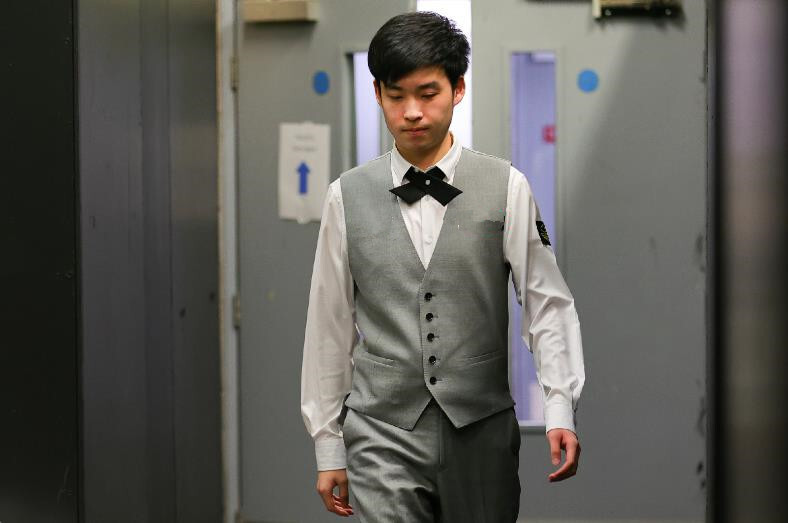 而是依靠共 而是依靠共